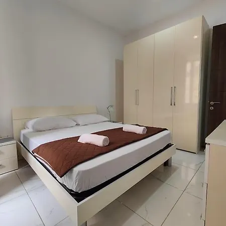 1 Bedroom Apartment In Sliema, Malta Exterior photo