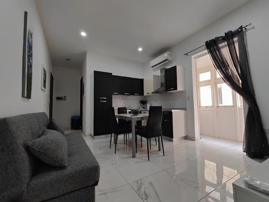 Апартаменты 1 Bedroom In Sliema, Malta *
